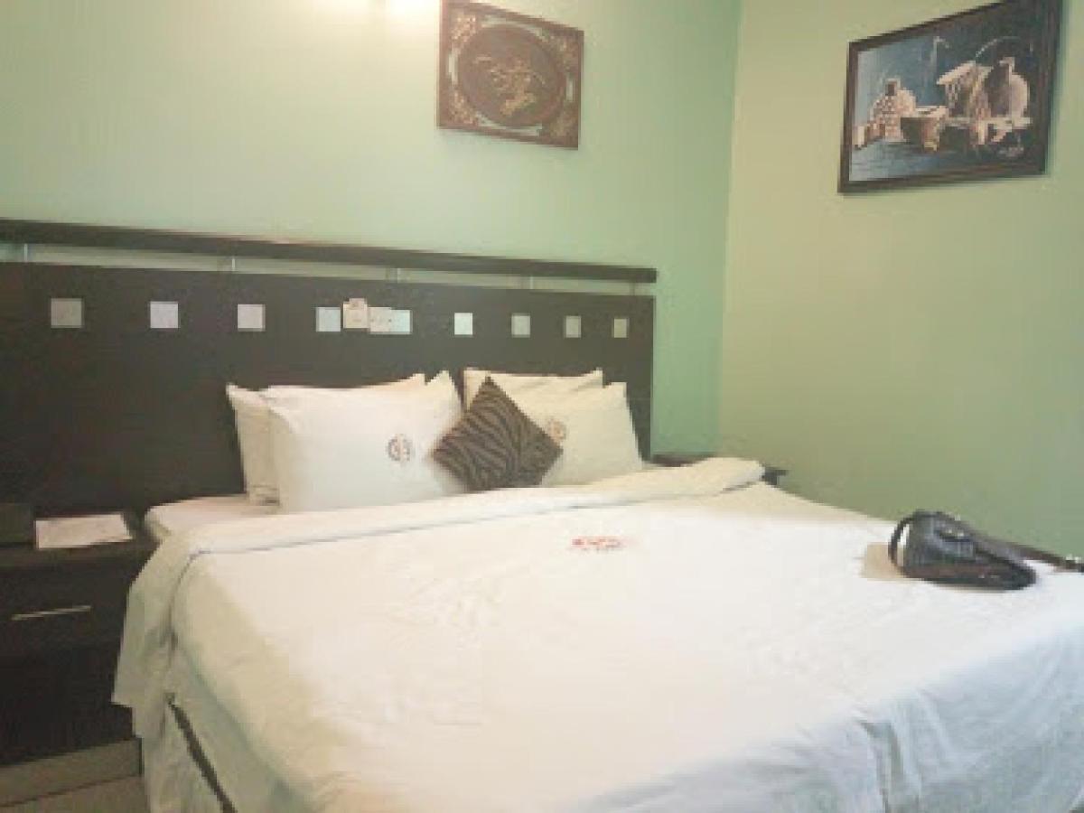 Room In Lodge - All Seasons Hotel-Owerri Bagian luar foto