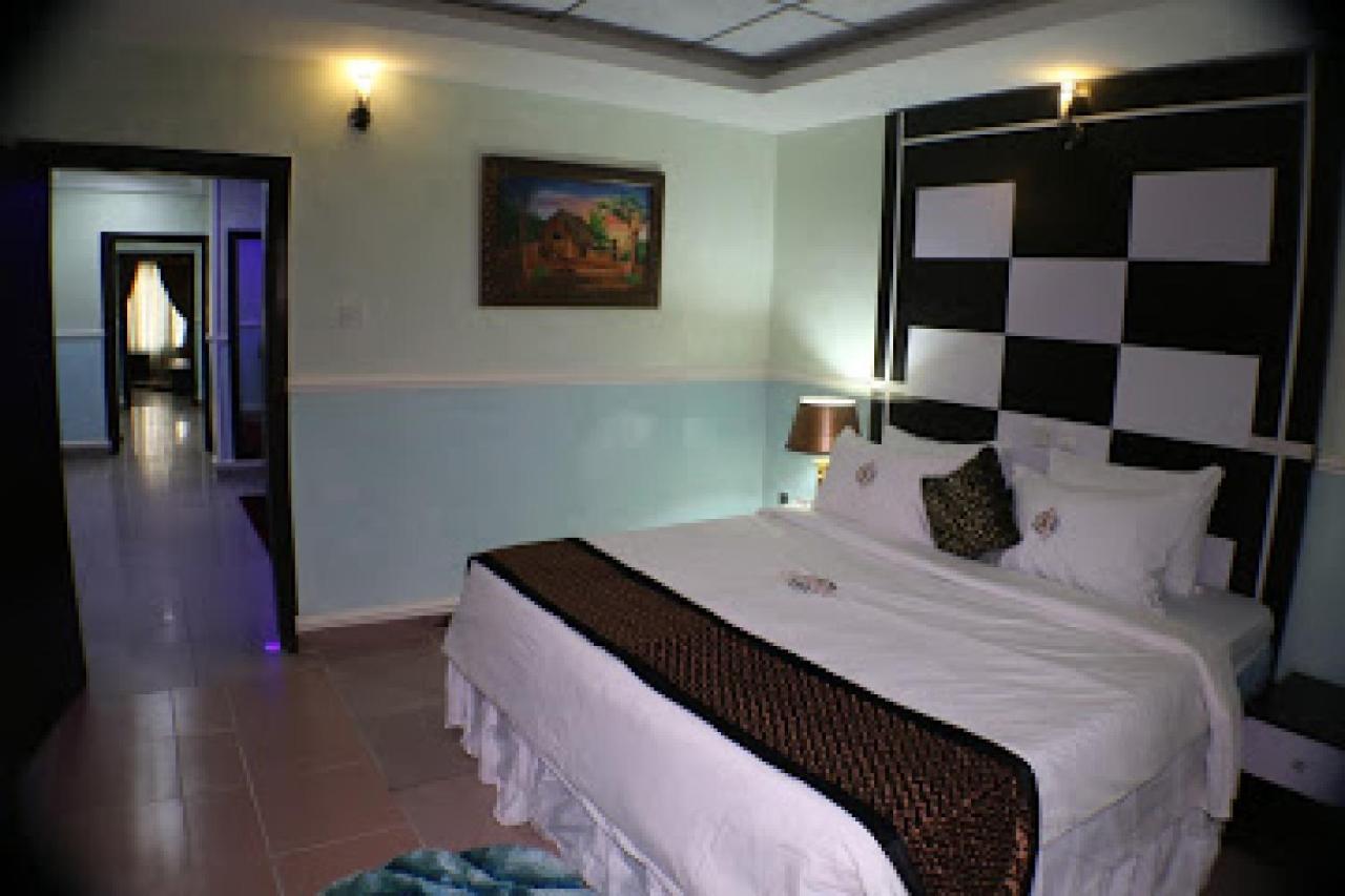 Room In Lodge - All Seasons Hotel-Owerri Bagian luar foto
