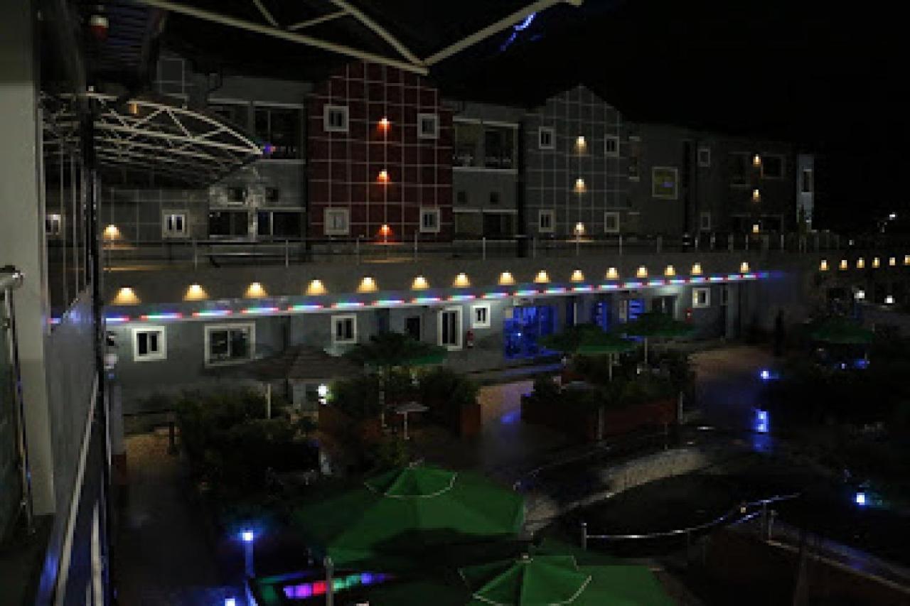 Room In Lodge - All Seasons Hotel-Owerri Bagian luar foto