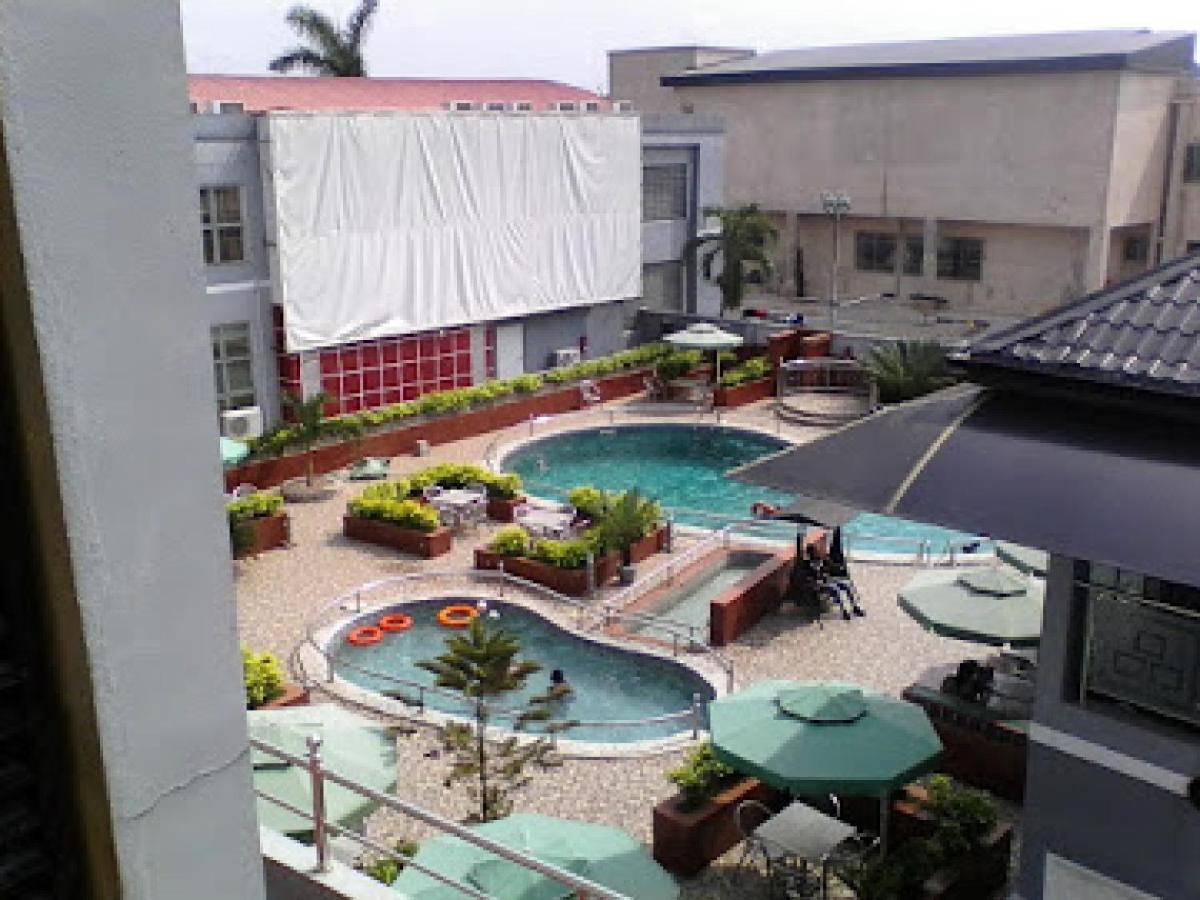 Room In Lodge - All Seasons Hotel-Owerri Bagian luar foto